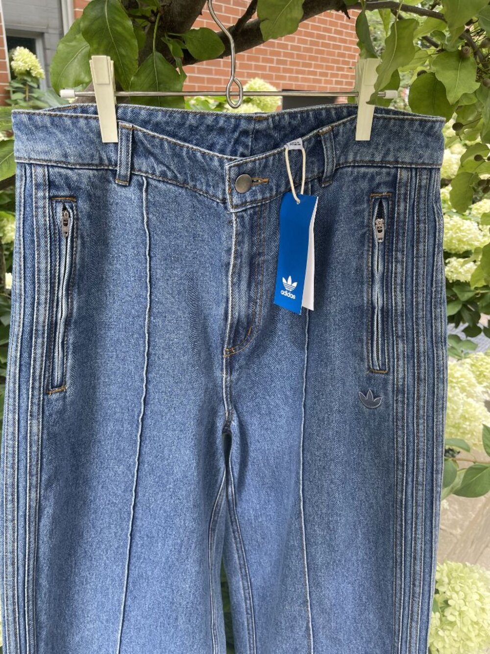 adidas Originals Premium Essentials Wide Leg Jeans - Picture 2 of 7